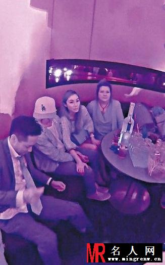 马云现身夜店 球星奥尼尔现场打碟赠兴(1)