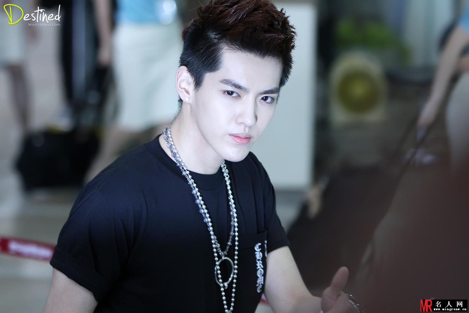 2013年6月EXO韩国金浦飞往北京机场写真吴亦凡图片(1)