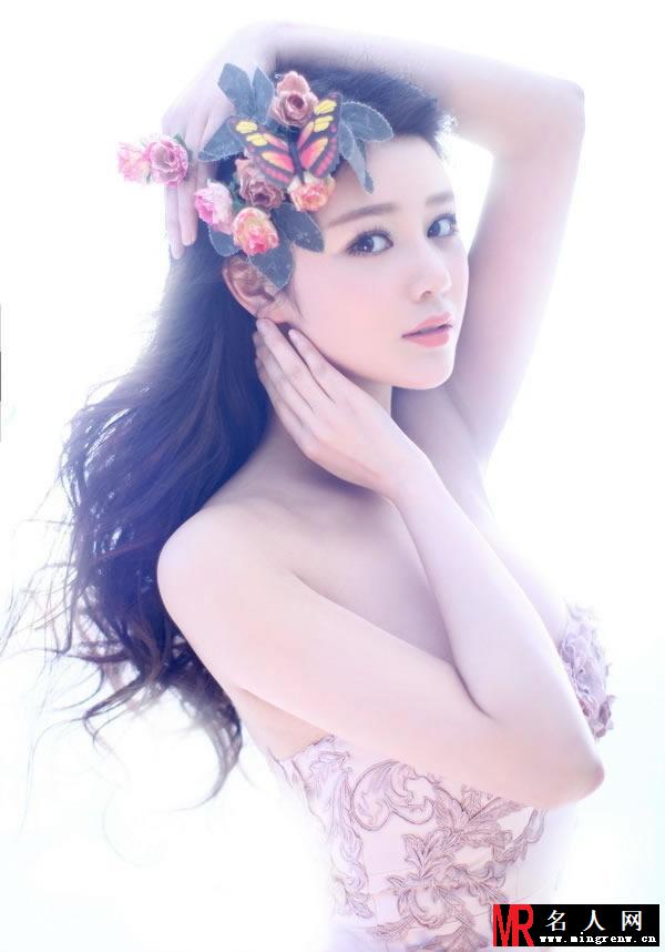 艳星邱璐璠开年性感写真 天使面孔魔鬼身材(1)