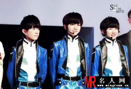 TFBOYS《China Joy》活动现场 蓝色套装阳光帅气(1)