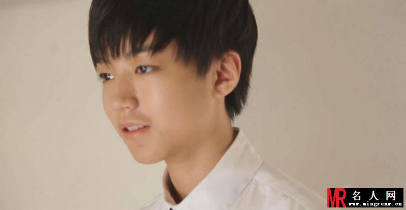 TFBOYS代言某广告现场 气氛融洽工作认真(1)