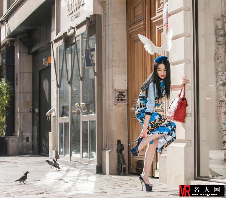 张馨予红唇烈焰异国写真 另类风格帽子抢眼(1)