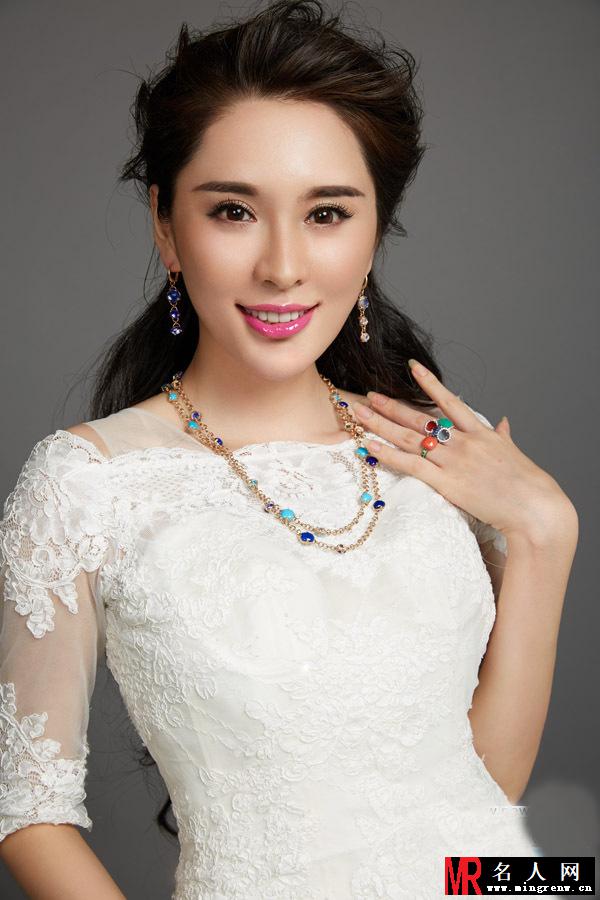 张熙媛婚纱写真 演绎复古新娘(1)
