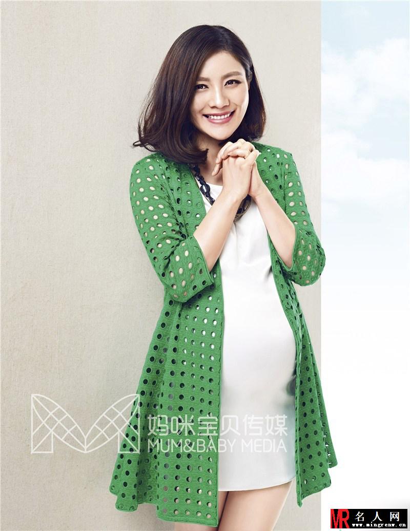 胡可挺大肚拍写真 准妈妈笑颜逐开(1)