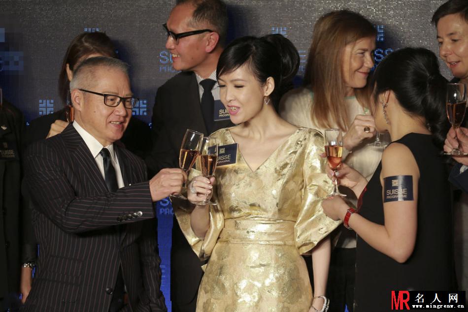 女神被黄牙毁了！47岁周慧敏亮相(1)