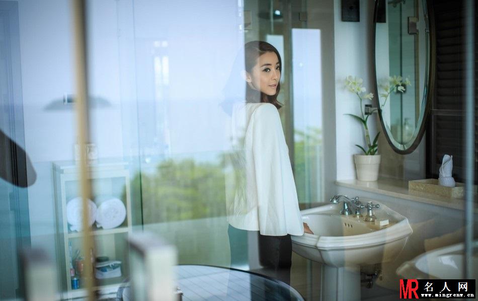 黄小蕾写真曝光 秀事业线性感爆表(1)