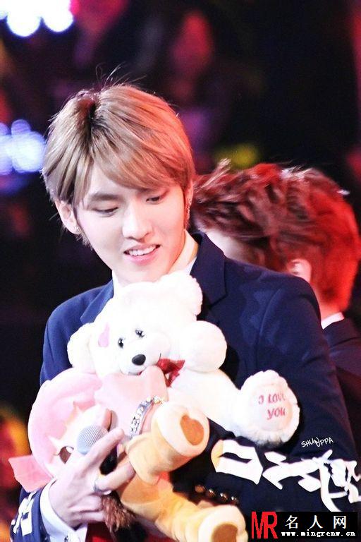 吴亦凡2013年帅气现身上海演唱会卖萌合集(1)