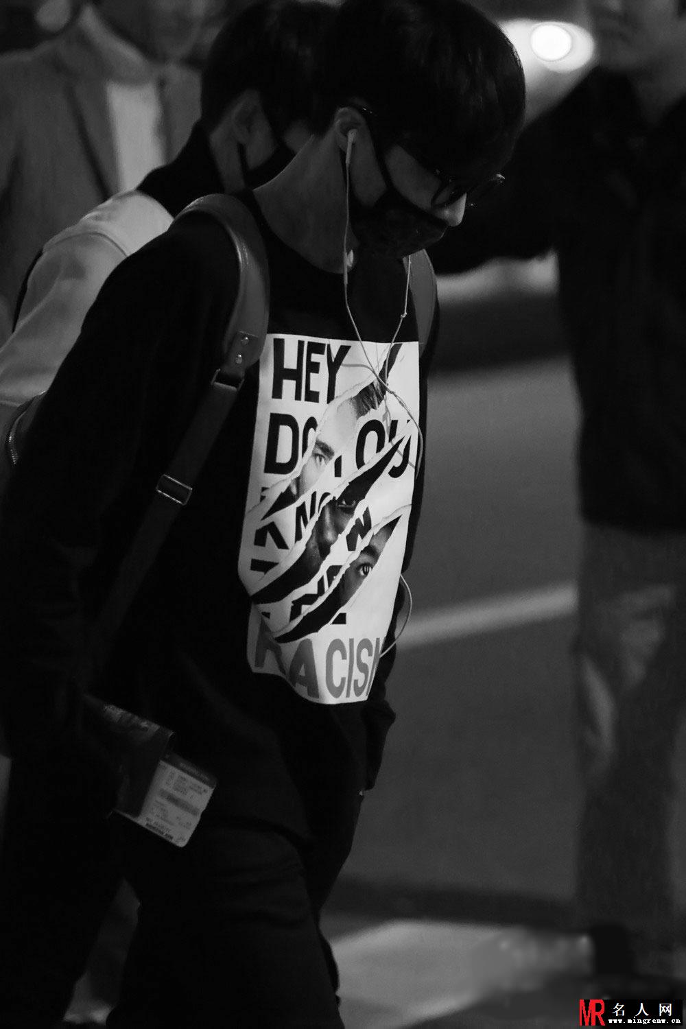 EXO张艺兴2014年11月机场写真 飞往日本可爱呆萌(1)