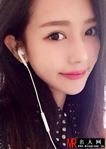 越南最美女大学生 美艳生活自拍照网络走红(1)