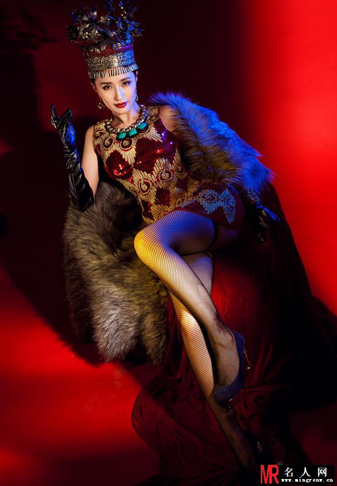 万美汐神秘写真 异国风情尽显高贵(1)