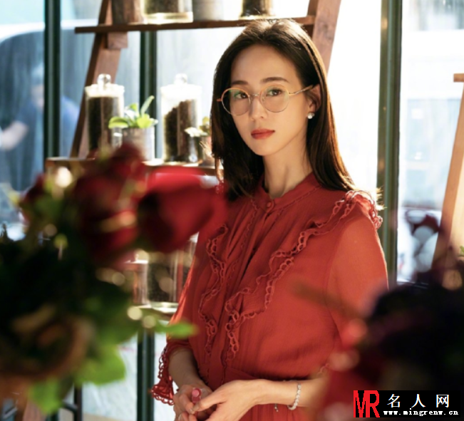 张钧甯玫瑰红长裙知性优雅 文艺范十足(1)