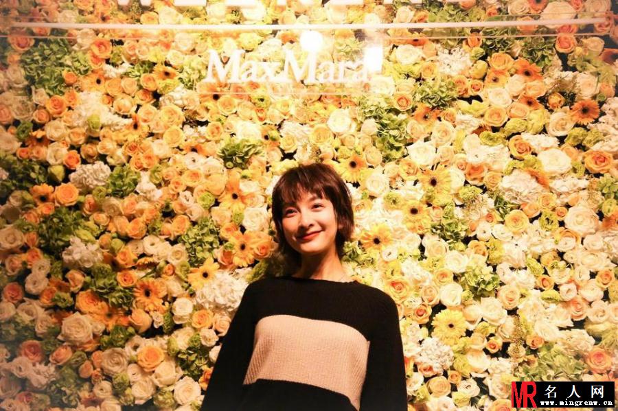 吴昕晒九宫格活动照 花美人更美(1)