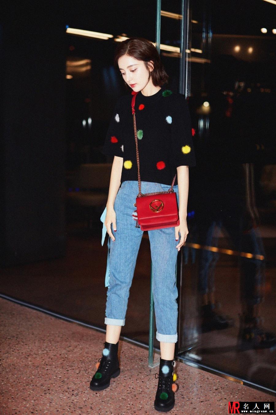 娜扎着装优雅时尚现身 俏皮甜美散发无限魅力(1)