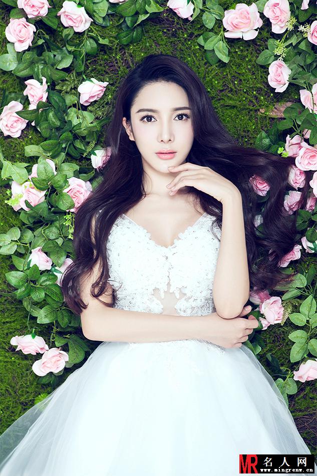 任娇春意写真 众花拥簇唯美而灵动(1)