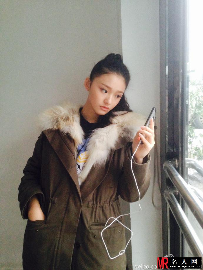 星女郎林允海量生活照曝光 气质清秀(1)