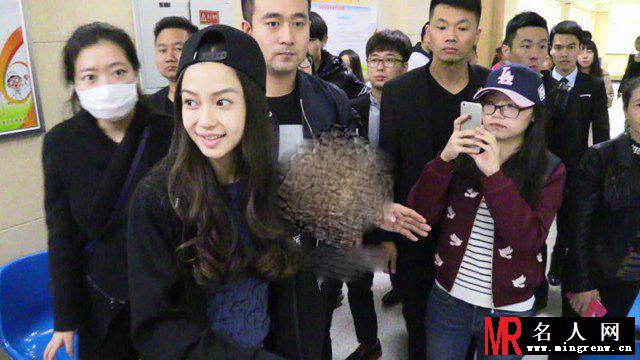 Angelababy面部鉴定:无任何动刀痕迹(1)