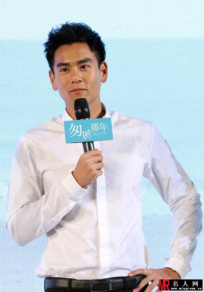 《匆匆那年》主题曲发布会 张一白携彭于晏陈赫等亮相(1)