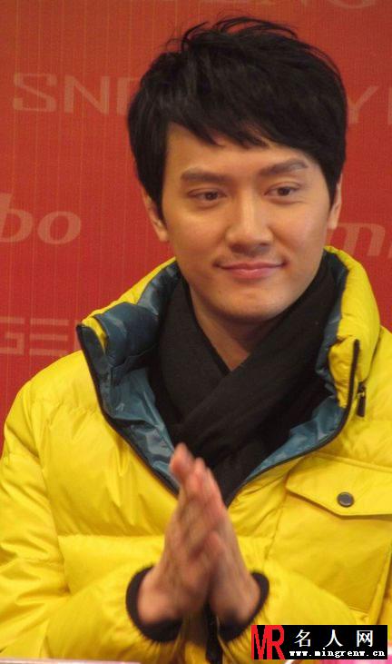 2012年德州雪中飞活动 冯绍峰粉丝热情火爆(1)