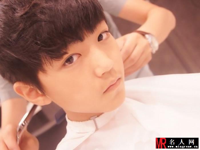 TFBOYS王俊凯2013年青涩生活照集(1)