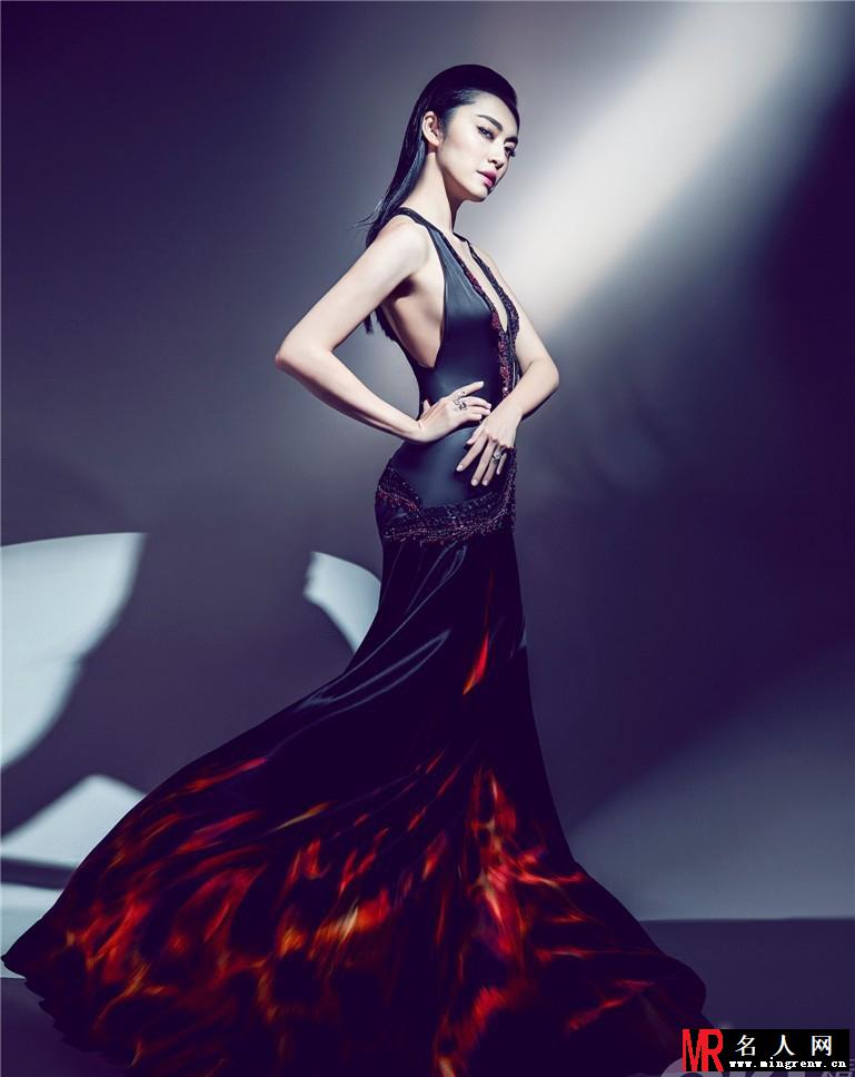 姚晨性感魅惑字儿真 爆乳低胸装展曼妙曲线(1)