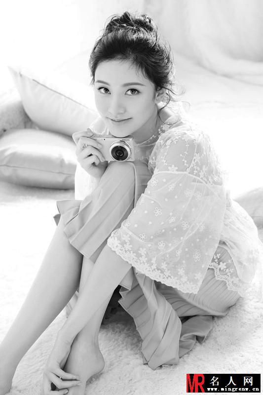 崔心心甜美写真 妆容清新宛若春风(1)
