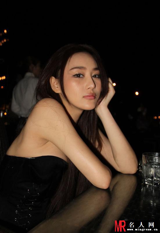 张馨予黑色诱惑宅男福利 性感妩媚尽显妖娆(1)