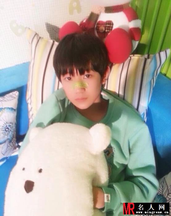 TFBOYS王俊凯2013年青涩生活照集(1)
