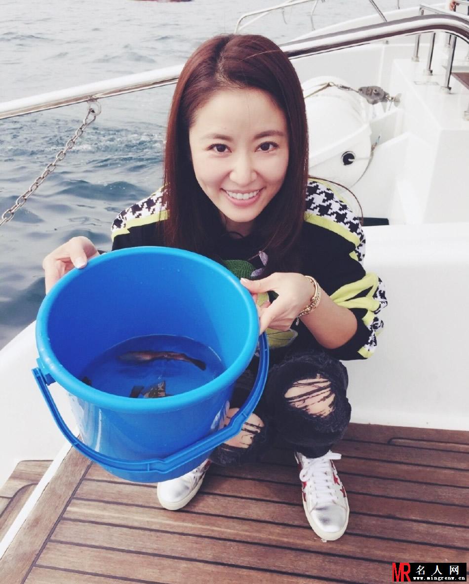 林心如《我们相爱吧》幸福恋爱 出海钓鱼微博晒美照(1)