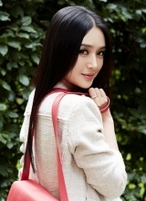 秦岚便装享慢生活 笑容甜美轻熟女(10P)