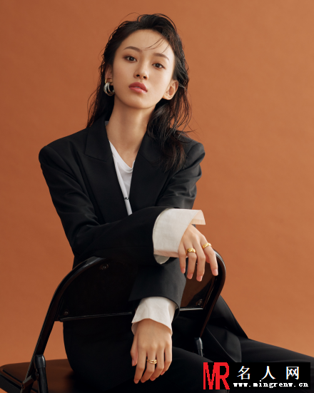 王梓莼又美又飒 气质魂穿复古港风(1)