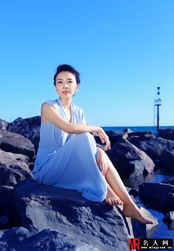 刘威葳海边清新唯美写真 优雅演绎夏日风情(1)