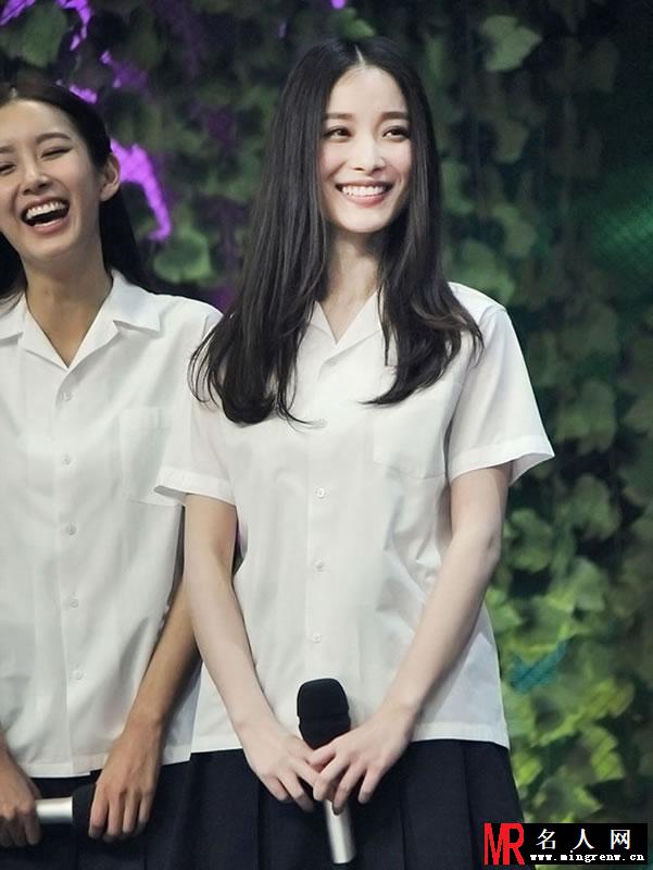 倪妮2014《快乐大本营》 化身校园女神惊艳全场(1)