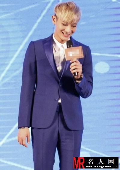 EXO黄子韬解约风波后后首现身 在京出席代言活动(1)
