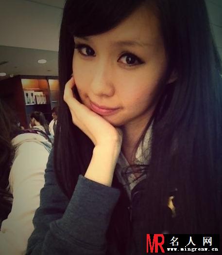 柯震东绯闻女友Tracy曝光 长发披肩清纯可爱(1)