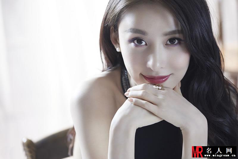 贾青最新写真大片 优雅妩媚笑容杀伤力十足(1)