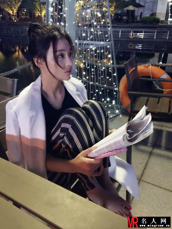张馨予日常搞笑逗比生活照第三弹 今天忘了吃药系列(1)