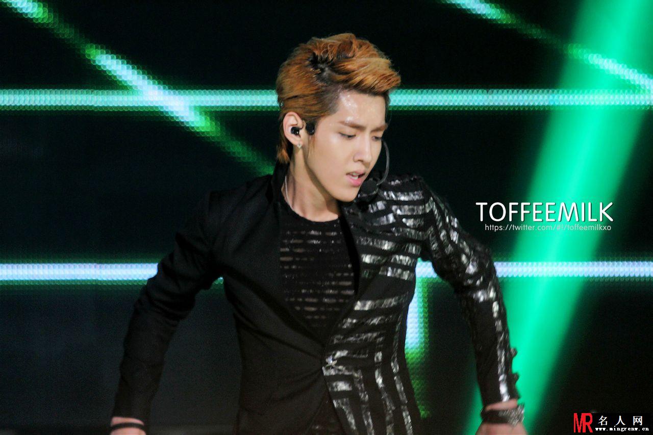 2012年EXO韩国亚洲之星现场吴亦凡图片 帅气颜值爆表(1)