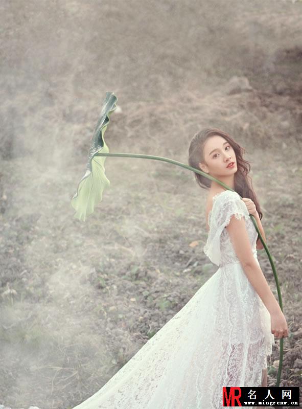 程砚秋森系写真 一袭白纱裙仿若仙女下凡(1)