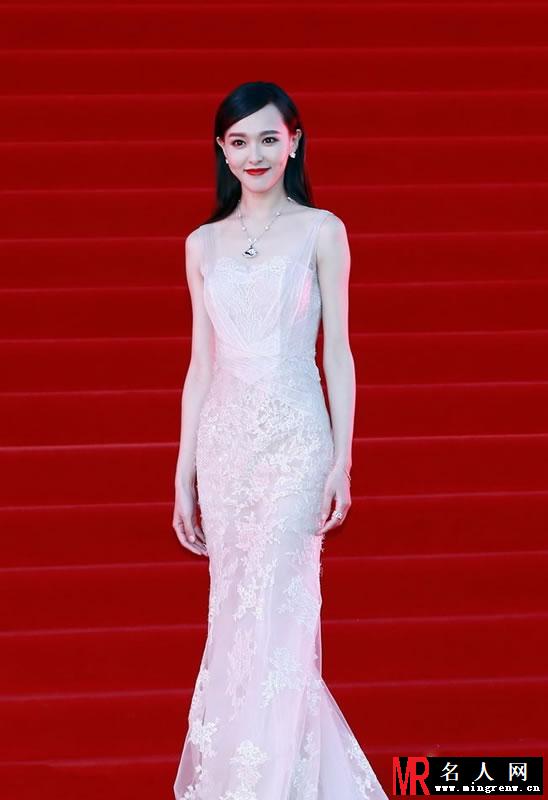 北京国际电影节闭幕红毯集锦 李玟爆乳展火辣曲线(1)