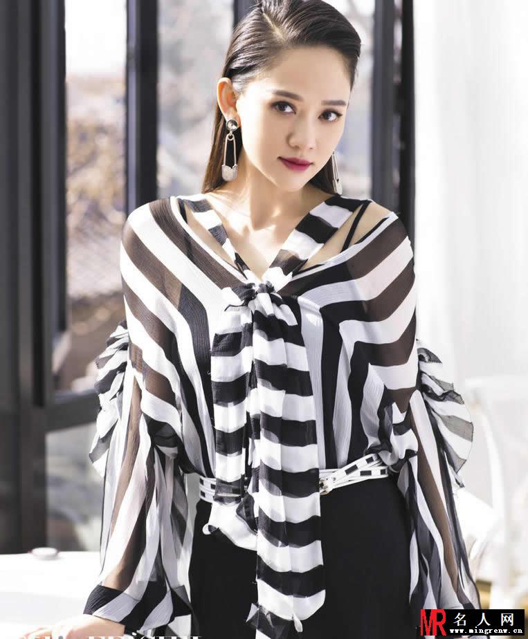 陈乔恩最新时尚大片写真演绎干练熟女(1)