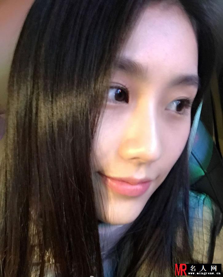 杨子新欢王婉中美艳生活照 黄圣依翻版成热议(1)