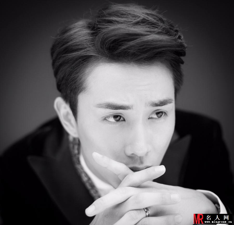 李承铉搞怪婚纱照 愿做中国好女婿(1)
