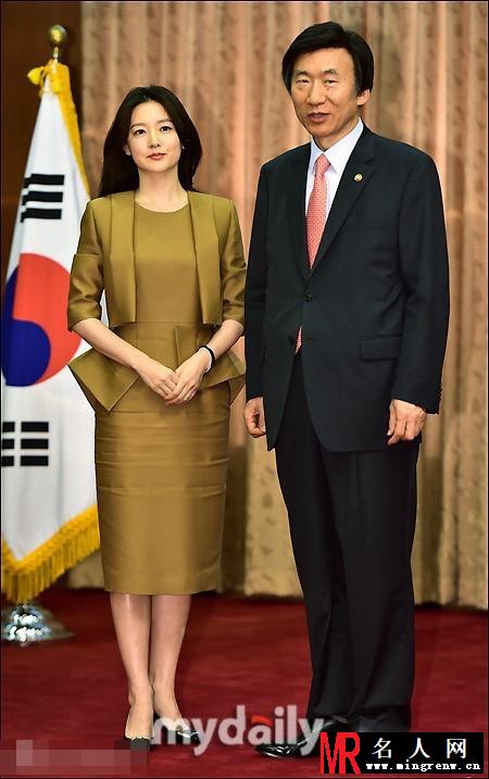 李英爱担任外交形象大使 气质优雅迷人(1)