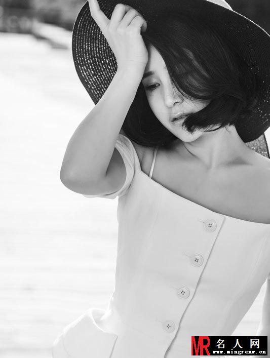 王碧儿最新写真 街头徜徉显自在(1)