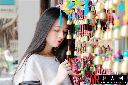 郭碧婷文艺写真 长发飘飘诠释原始韵味(1)