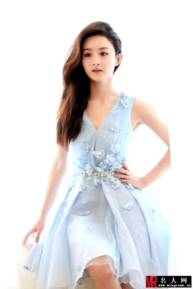 赵丽颖登封面 演绎轻熟之美恬静淡雅(1)