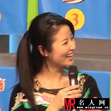 林心如参与录制湖北卫视2004.4.12期《星秀场》花絮图(1)