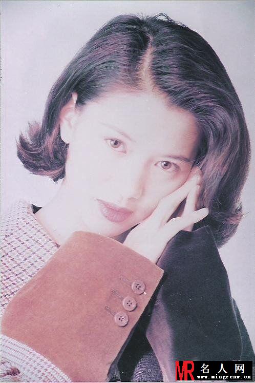袁咏仪早期写真照 演绎清纯妩媚迷人风采(1)