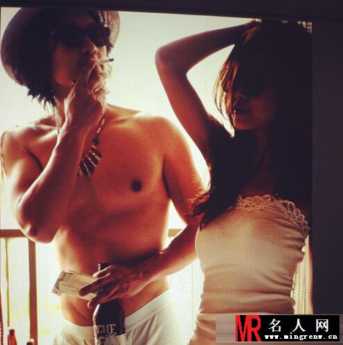 曾做人流交了七任男友的张子萱豪放旧照流出(1)