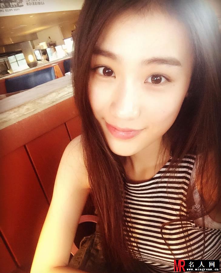 杨子新欢王婉中美艳生活照 黄圣依翻版成热议(1)